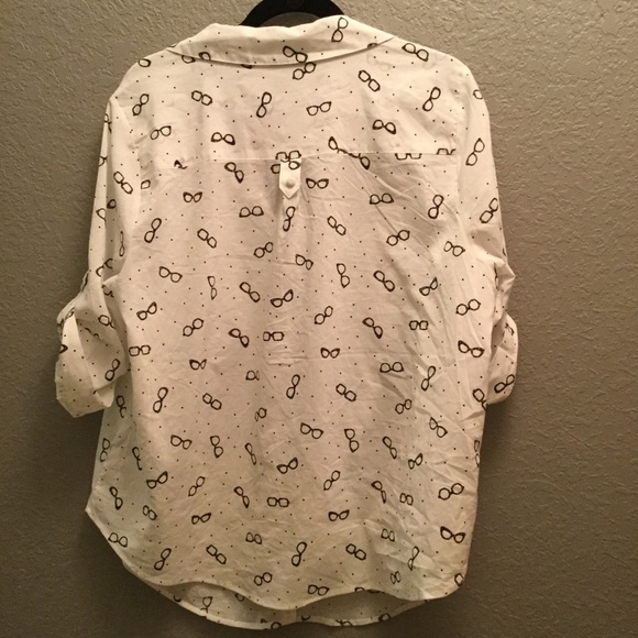 torrid Glasses Print Button Down Blouse NWT - Picture 3 of 8